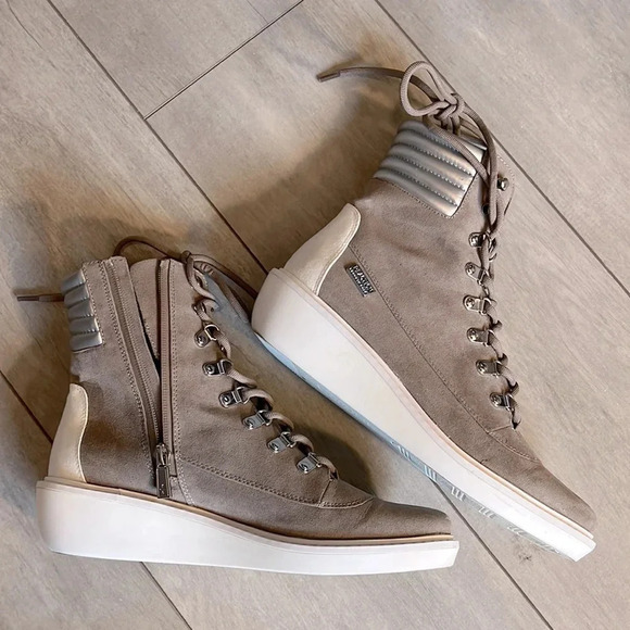 NWOT Rhyme Hike Sport Sneaker Boot Taupe, Size 8 - Picture 5 of 9